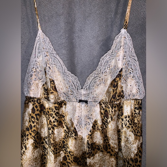 Victoria’s Secret lingerie top leopard and lace. Satin and polyester Size medium - Picture 3 of 6